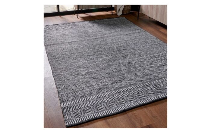 Pacific Lifestyle Black Inca Design Indoor/Outdoor Rug-18-704-BK-WH