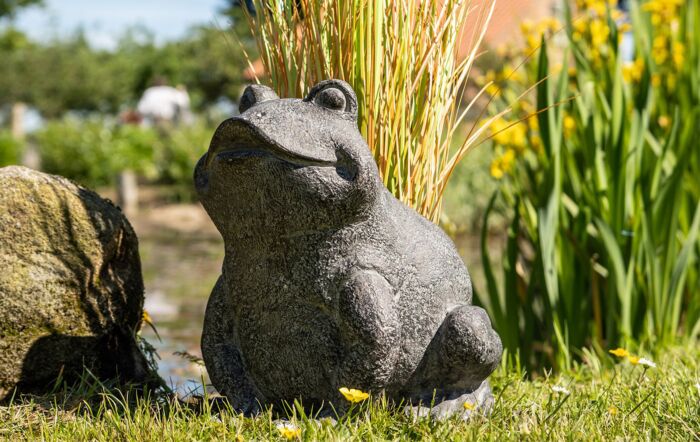 Hill Interiors Freddie The Frog Plant Pot Holder Hill Interiors Freddie The Frog Plant Pot Holder