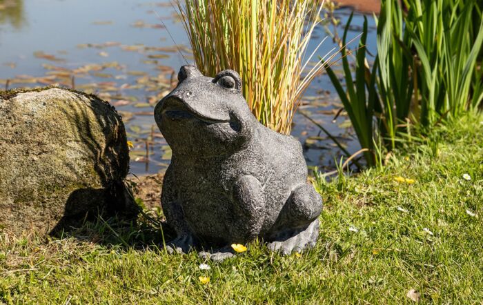 Hill Interiors Freddie The Frog Plant Pot Holder Hill Interiors Freddie The Frog Plant Pot Holder