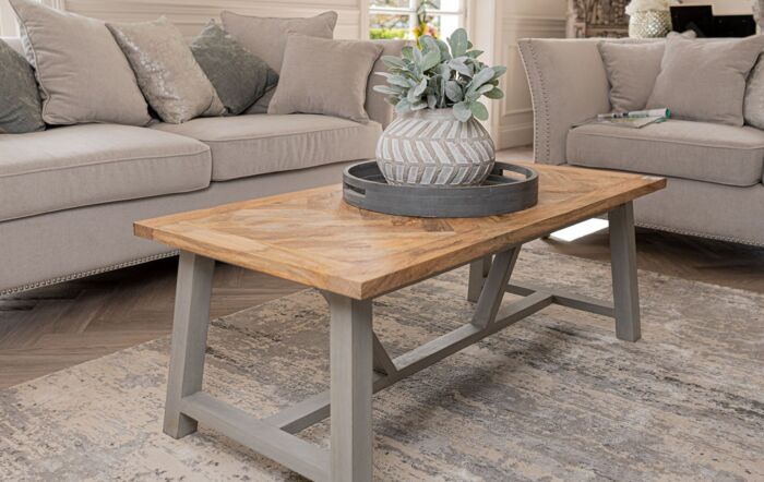 Hill Interiors Set Of 2 Carved Antique Metallic Hampton Trays Hill Interiors Set Of 2 Carved Antique Metallic Hampton Trays