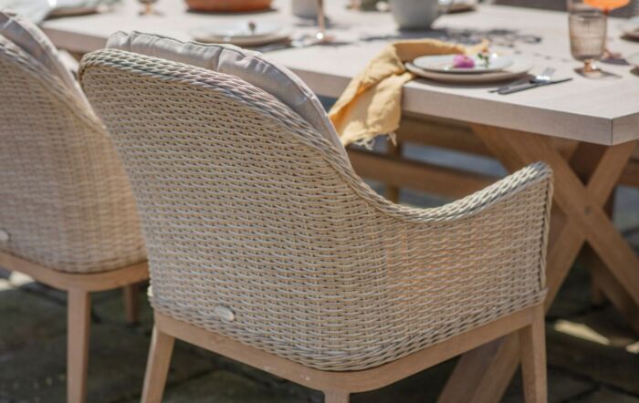 Bramblecrest Monterey Deluxe Vogue Rattan 6 Seat Rectangle Dining Set - Sandstone