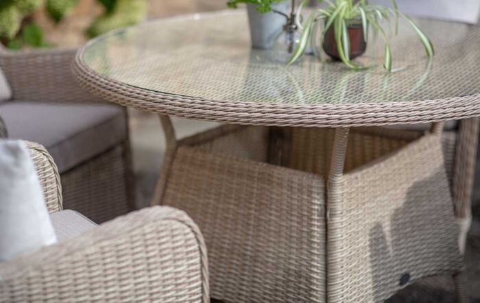 Bramblecrest Chedworth 4 Seat Round Rattan Garden Dining Set with Parasol & Base - Sandstone