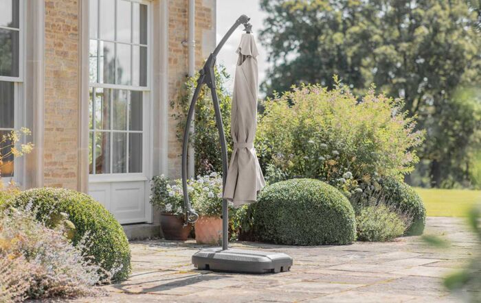 Bramblecrest Gloucester 3 Metre Round Sand Parasol - includes FREE COVER