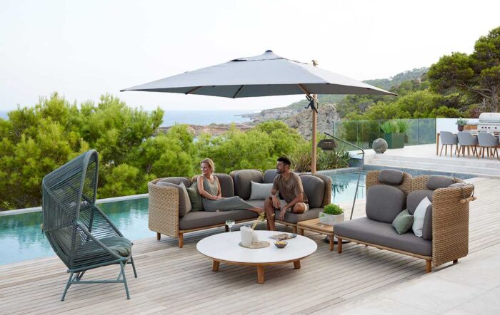 Cane-Line Side Arm Hyde Luxe Tilt Parasol 3m x 3m Square with Wood Frame Cane-Line Side Arm Hyde Luxe Tilt Parasol 3m x 3m Square with Wood Frame