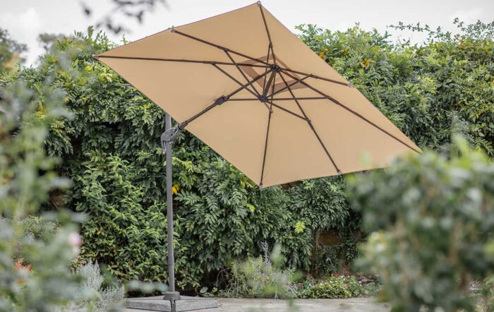 Bramblecrest&#x20;Lichfield&#x20;2.7m&#x20;Square&#x20;Side&#x20;Post&#x20;Parasol&#x20;with&#x20;Granite&#x20;Base&#x20;&amp;&#x20;Protective&#x20;Cover&#x20;-&#x20;Sand-X18PG27SQ1&#x20;1