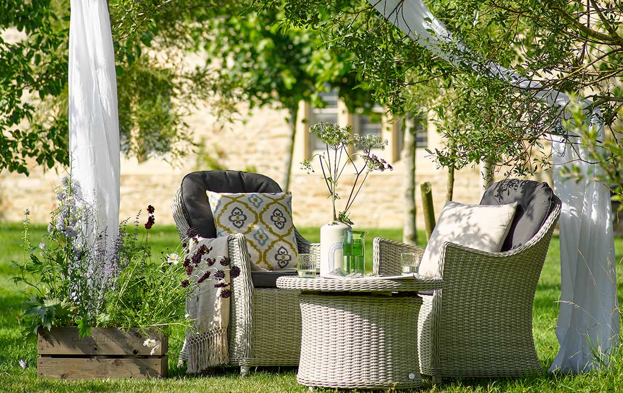 Expert Tips: How to Get Your Garden Furniture Summer-Ready
