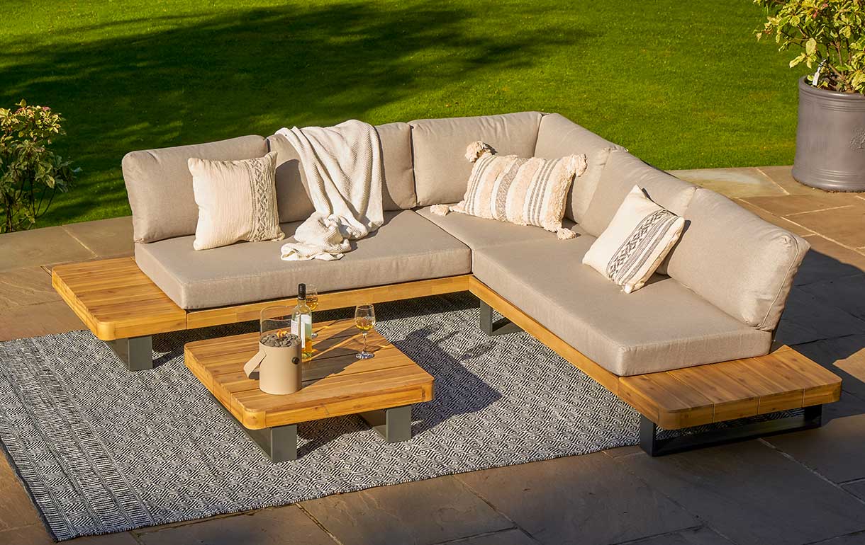 Our Recommendations For Choosing a Garden Corner Sofa